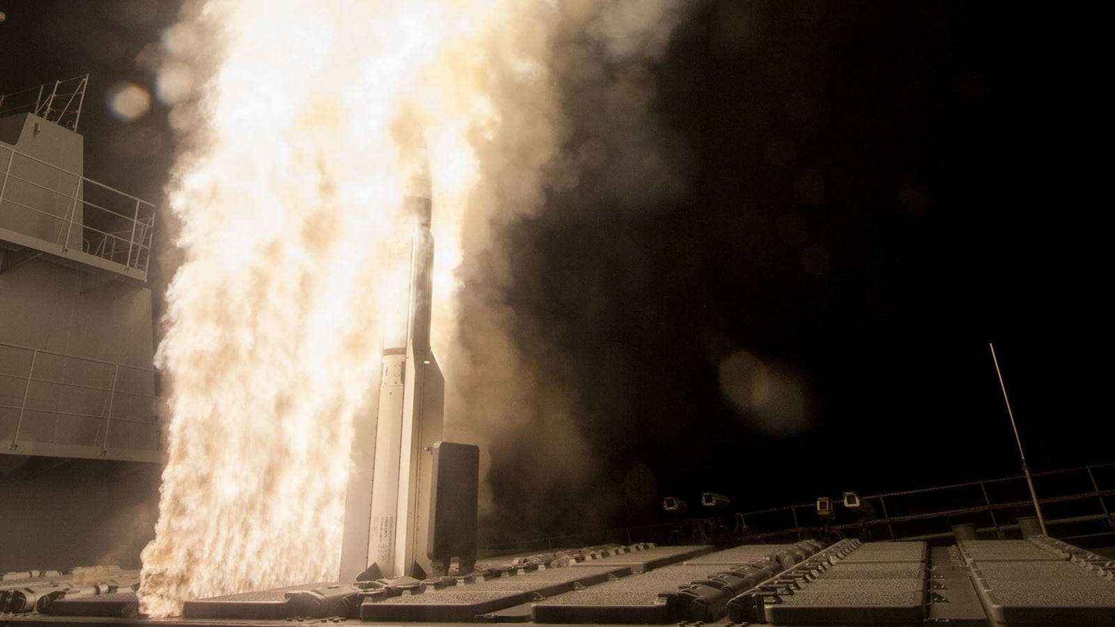 Raytheon'a 6,3 milyar dolarlık füze siparişi: ABD savunma stoklarını yeniliyor