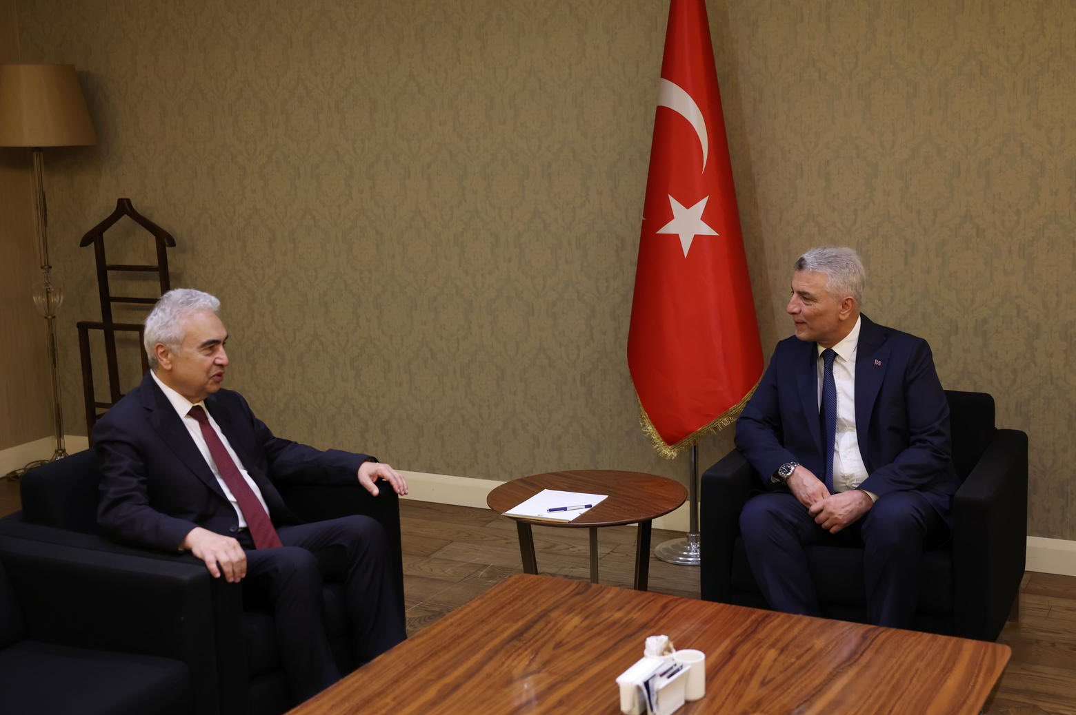 Bakan Bolat ve IEA Başkanı Birol küresel ticaretin yeni rotasını görüştü