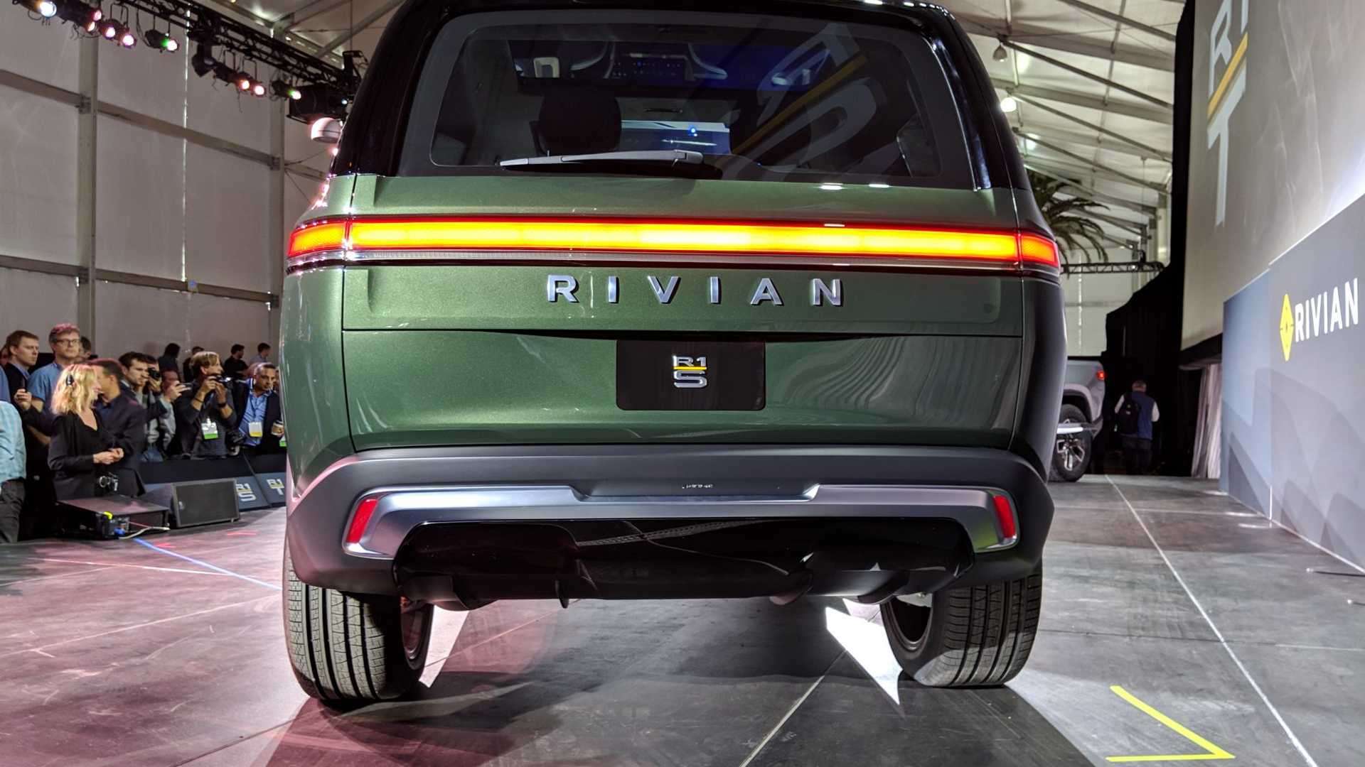 Rivian maliyetleri azaltmak için yüzlerce çalışanını işten çıkarıyor