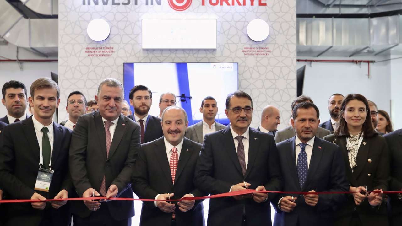 Varank: Türkiye, Avrupa ve Orta Asya'nın rüzgar enerjisi merkezi olmaya hazır