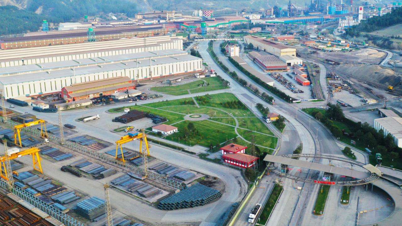 Özçelik İş Sendikası TİS taslaklarını KARDEMİR ve KARDÖKMAK’a teslim etti