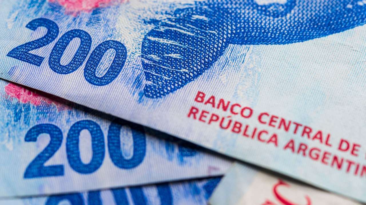 Arjantin Merkez Bankası, faiz oranını 1000 baz puan artırdı