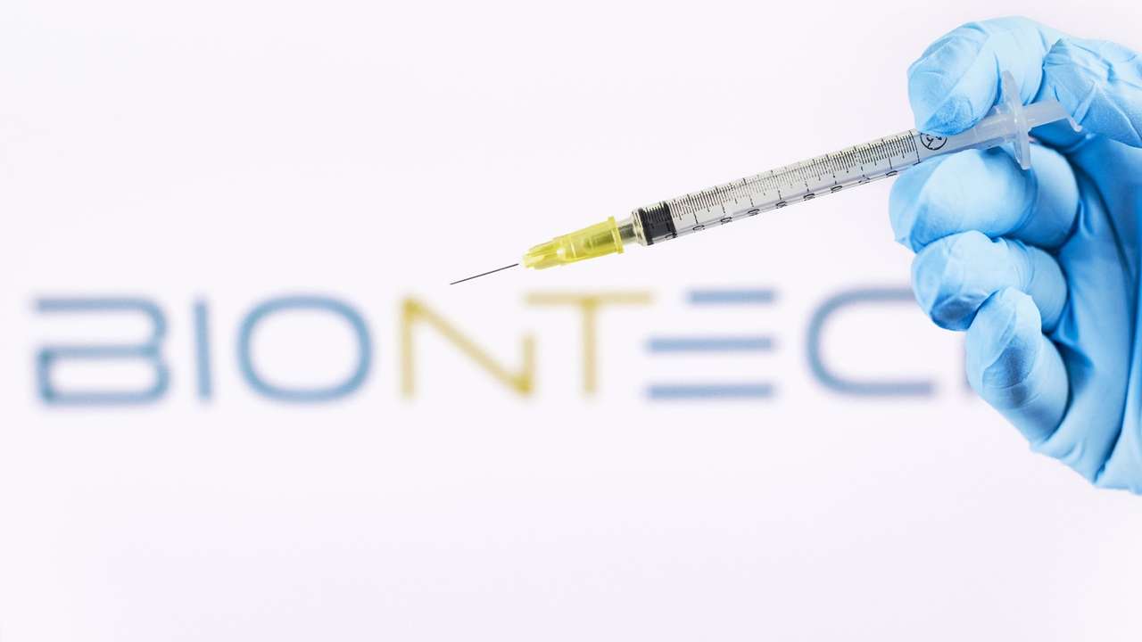 BioNTech'in karı düşen COVID aşısı satışları ile geriledi