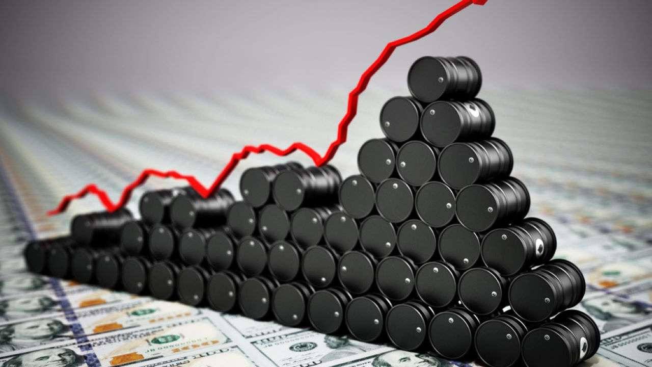 Petrol piyasası yeniden arz endişelerine odaklandı fiyatlar yılın zirvesini gördü