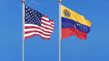 Biden yönetimi, Venezuela'nın petrol ve gaz sektörüne yönelik yaptırımları 6 ay için kaldırdı