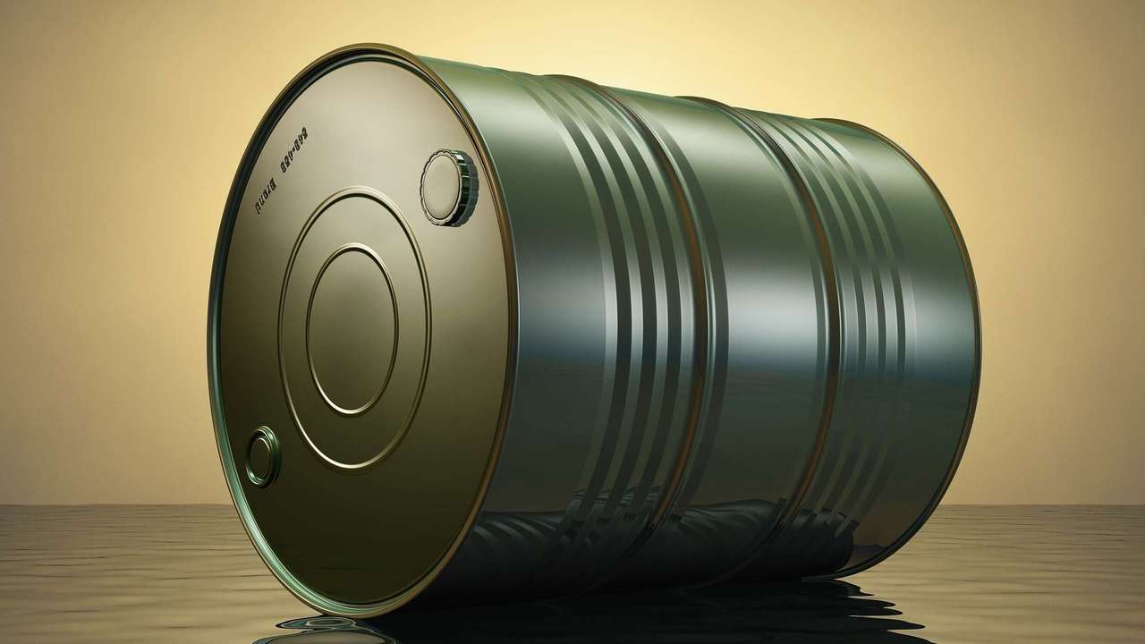 Capital Economics, petrol fiyatlarının düşeceğini öngörüyor