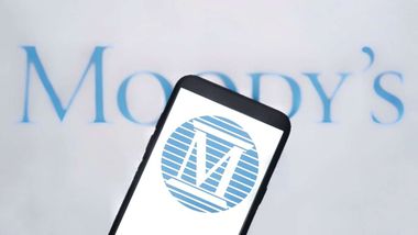 Moody's, Türkiye'nin ardından 17 Türk bankasının not görünümlerini de "pozitif"e revize etti