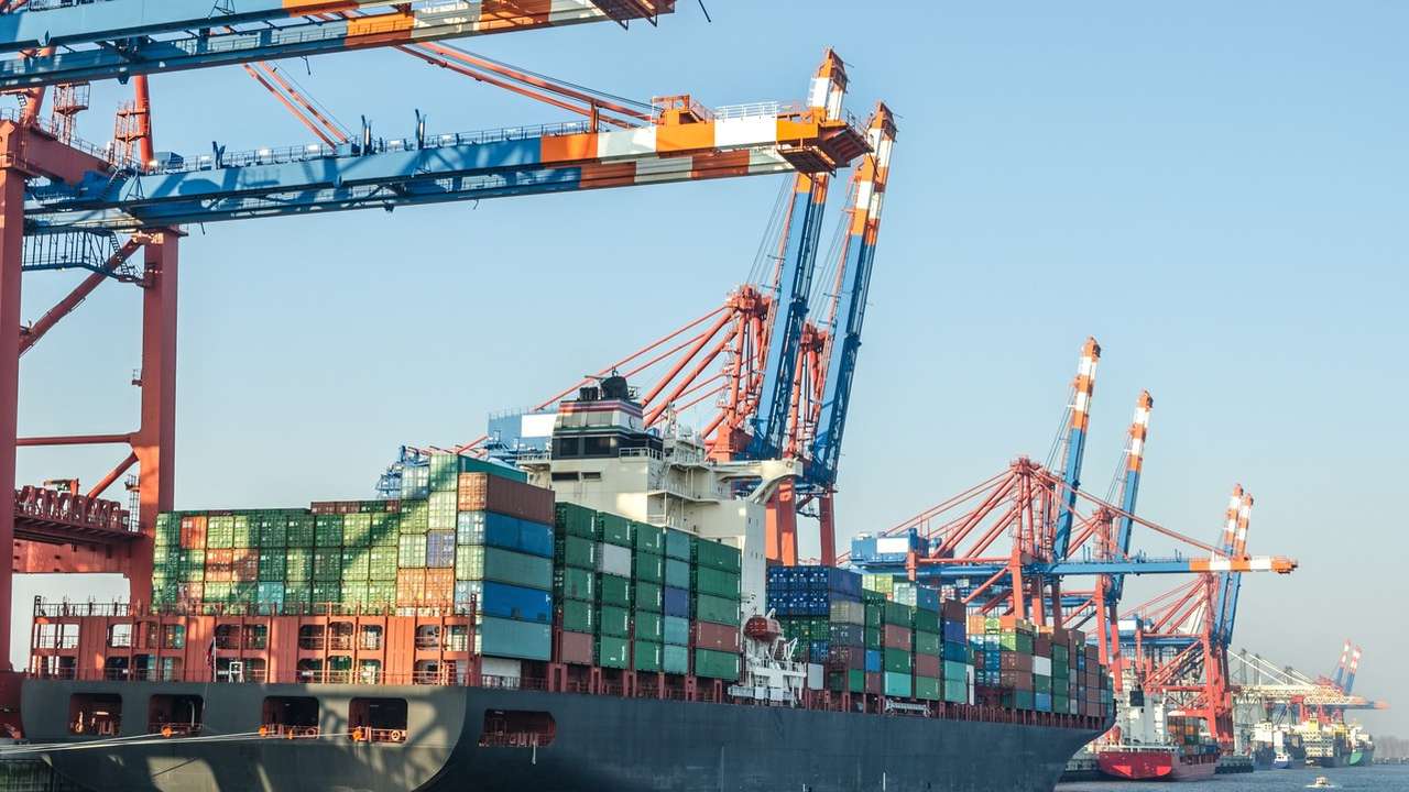 Almanya'nın ticaret fazlası beklentilerin üzerinde arttı