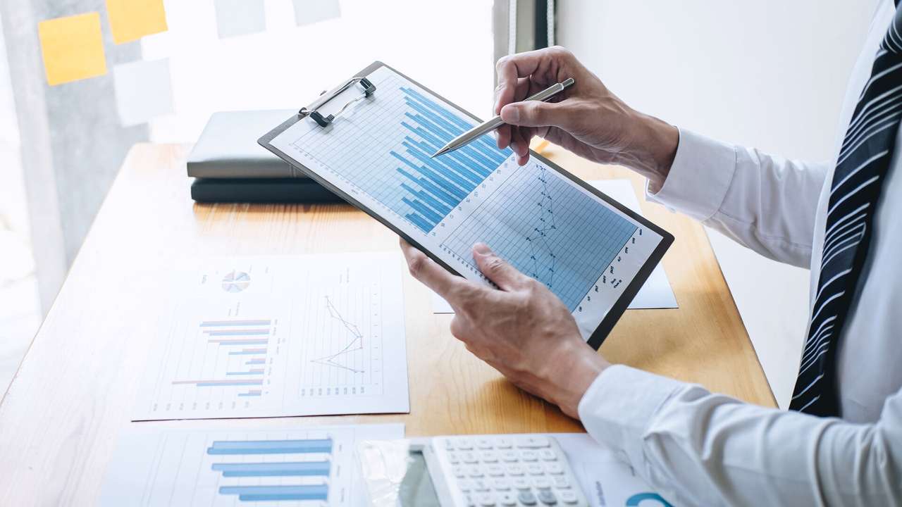 Euro Bölgesi'nde yatırımcı güveni bir ay aranın ardından yeniden negatif bölgeye döndü