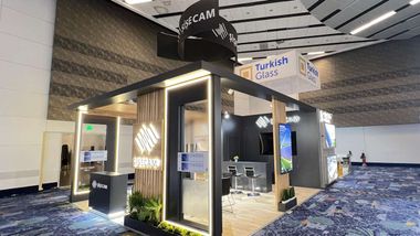 Şişecam RE+ Fuarı’nda güneş enerjisi camlarını sergiledi