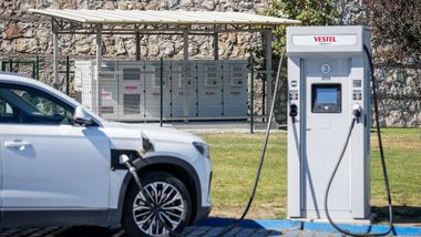 Vestel, Türkiye’nin ilk yerli batarya enerji depolama sistemini faaliyete geçirdi