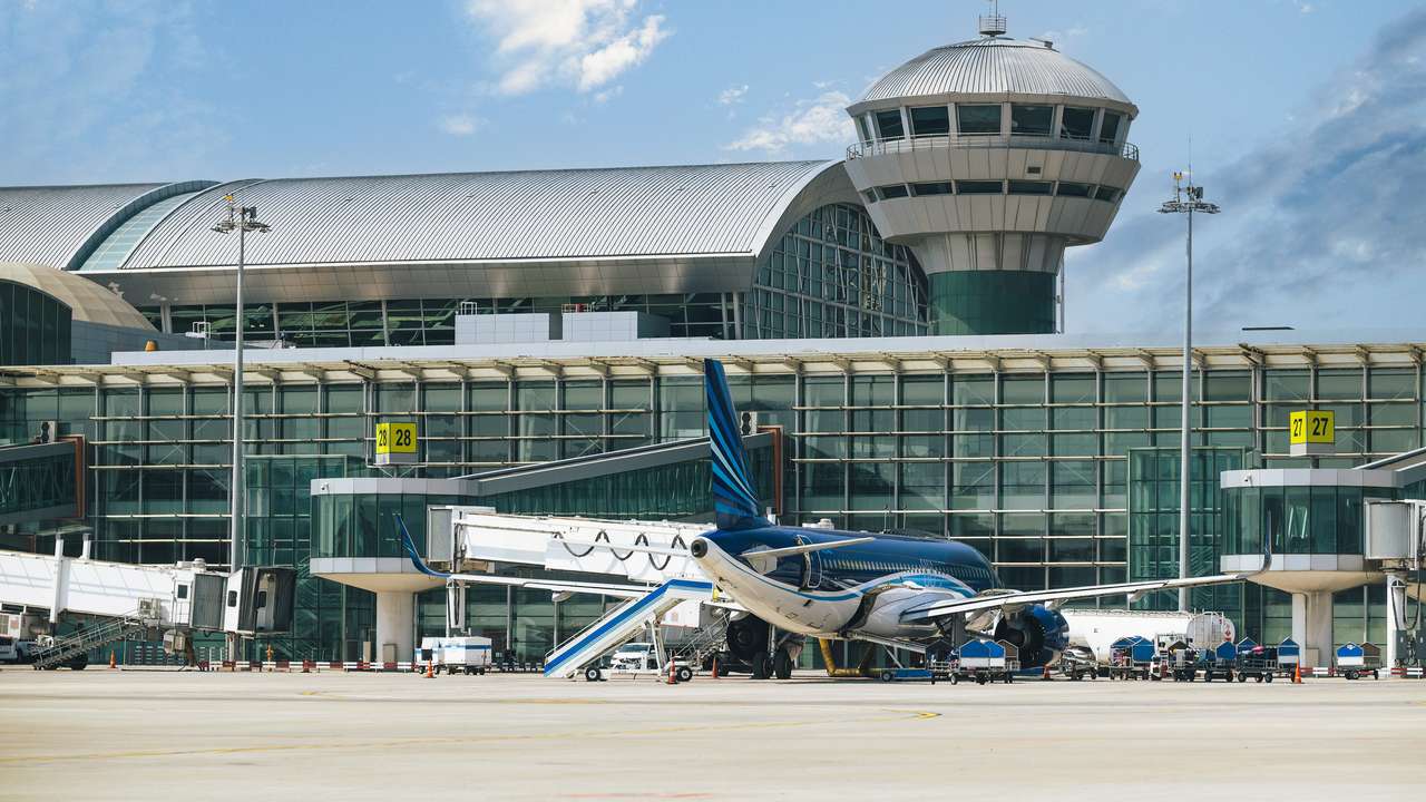 İzmir Adnan Menderes’te GES yatırımı başladı