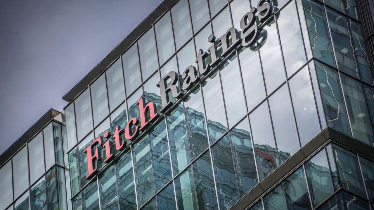 Fitch, ABD'de enflasyonun yükseldiği ve küresel büyümenin yavaşladığı uyarısında bulundu