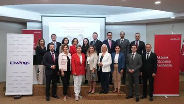 Akbank Dönüşüm Akademisi'nin 2022’den bu yana ulaştığı KOBİ ve girişimci sayısı ise 20 bine ulaştı