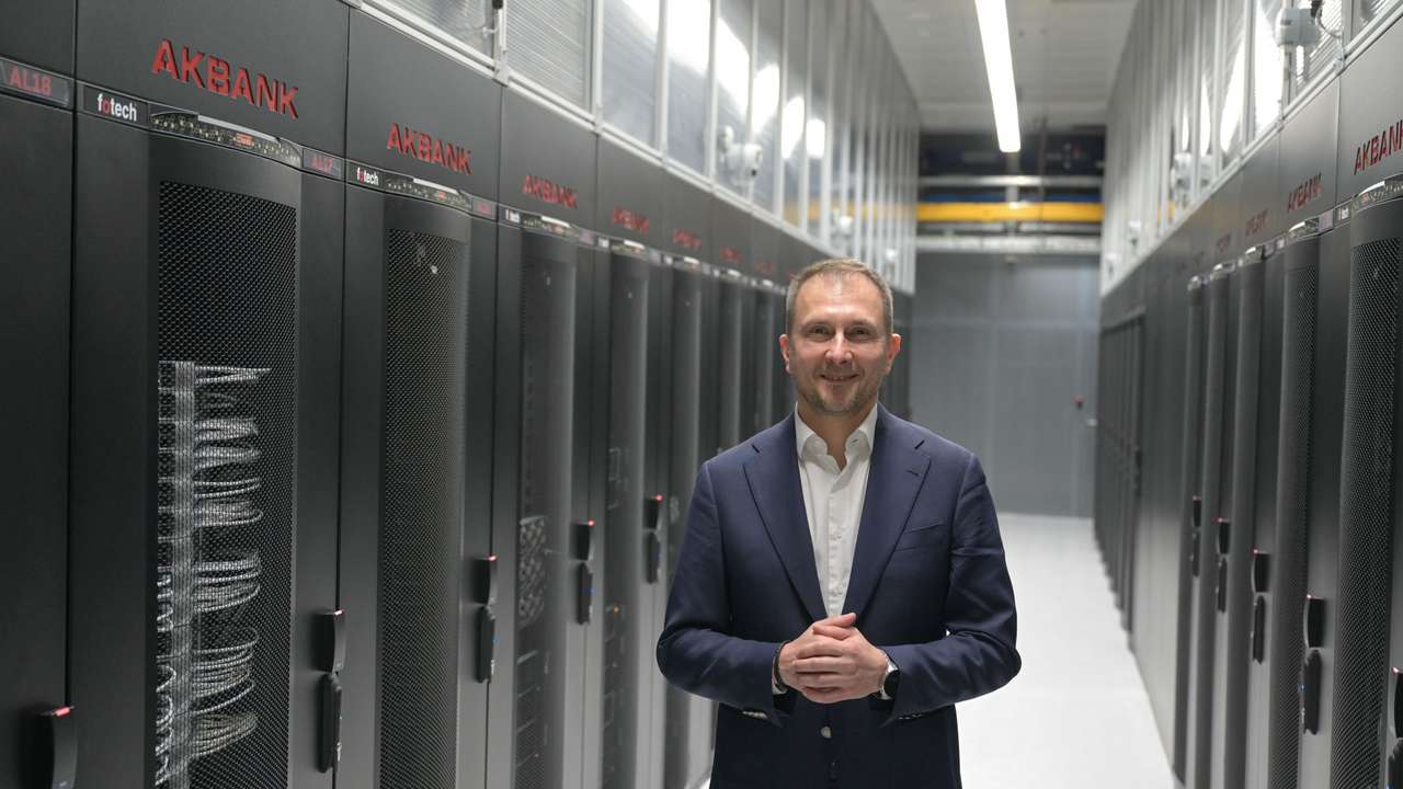 Akbank, 315 milyon dolarlık teknoloji yatırımı yaptı