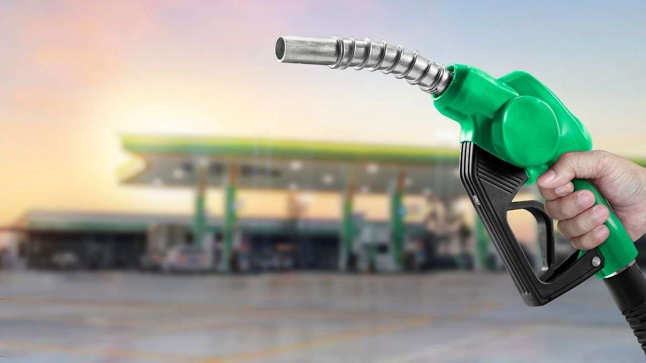 Benzine zam bekleniyor