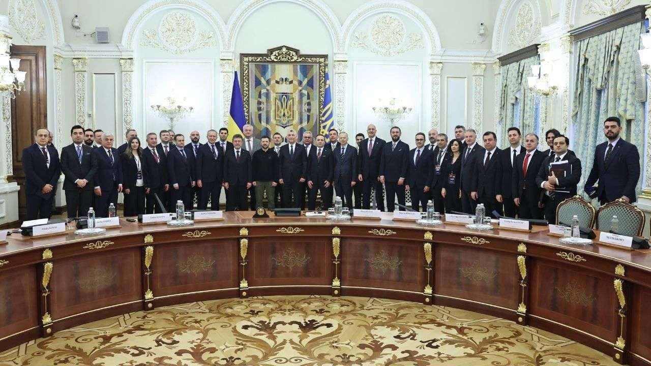 Bolat: Zelenskiy, Türk firmalarının yeniden inşa çalışmalarında öncü olacağını değerlendirdi