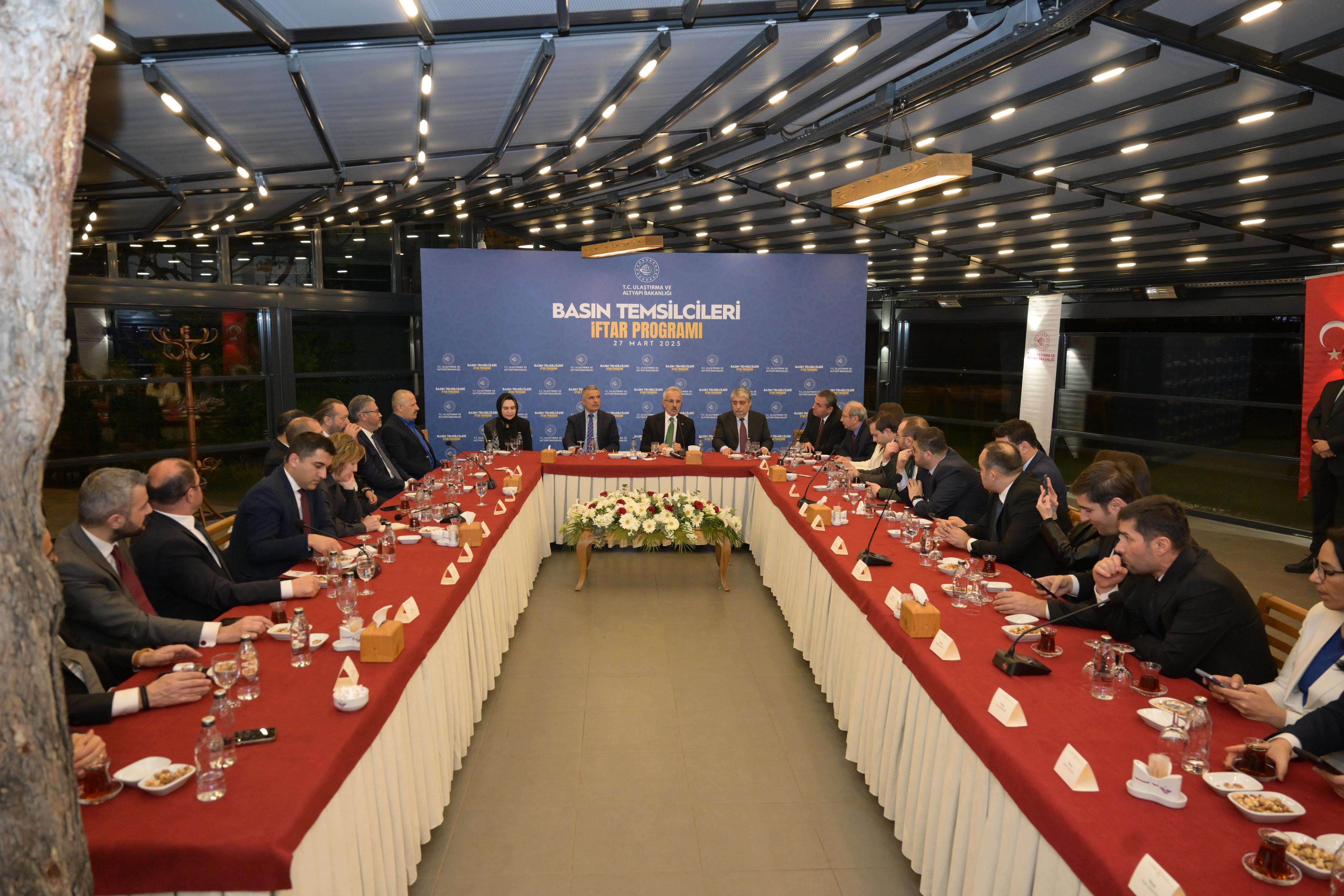 Uraloğlu: Suriye ile 5 sektörde temas halindeyiz