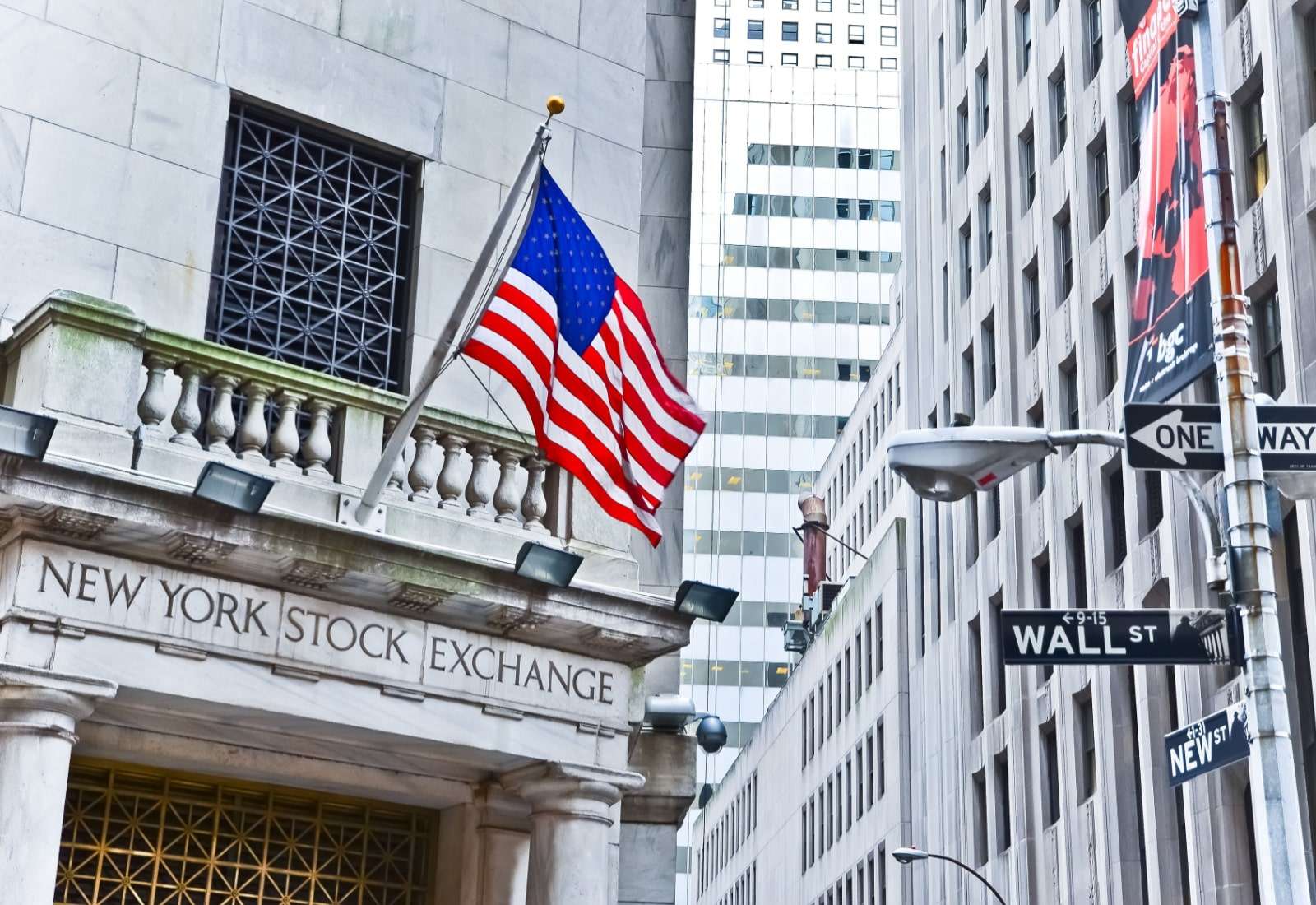 Wall Street'de endeksler hafif düşüşle kapandı