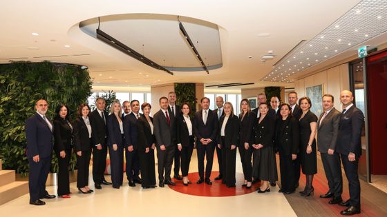 Akbank üst yönetiminde değişikliğe gitti