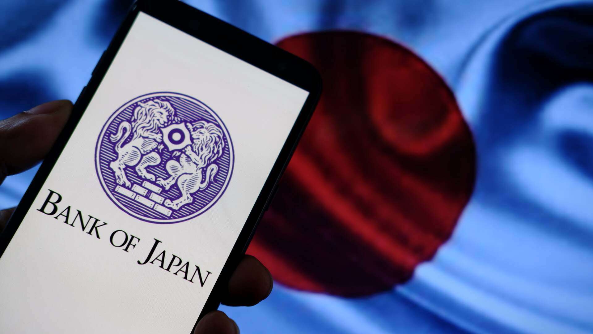 BOJ faiz oranlarını değiştirmedi, ancak enflasyon tahminlerini yükseltti