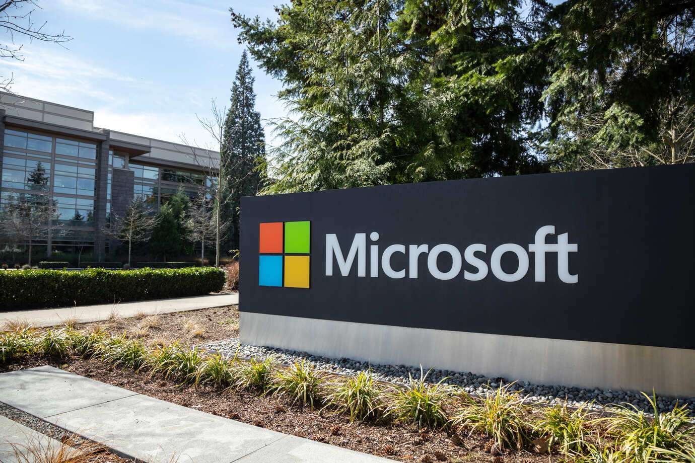 Microsoft'un karı yüzde 9 arttı, piyasa değeri 4 trilyon doların üzerine çıktı