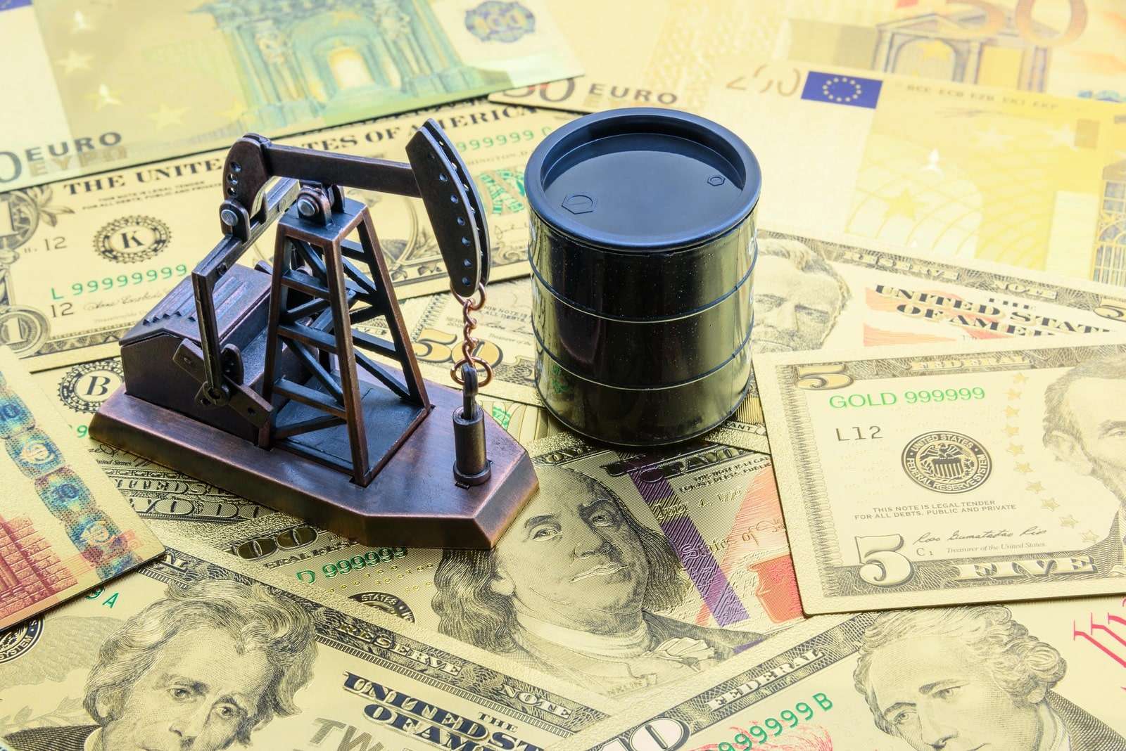 Petrol fiyatları geriliyor, küresel ticaret politikaları ve jeopolitik gelişmeler izleniyor