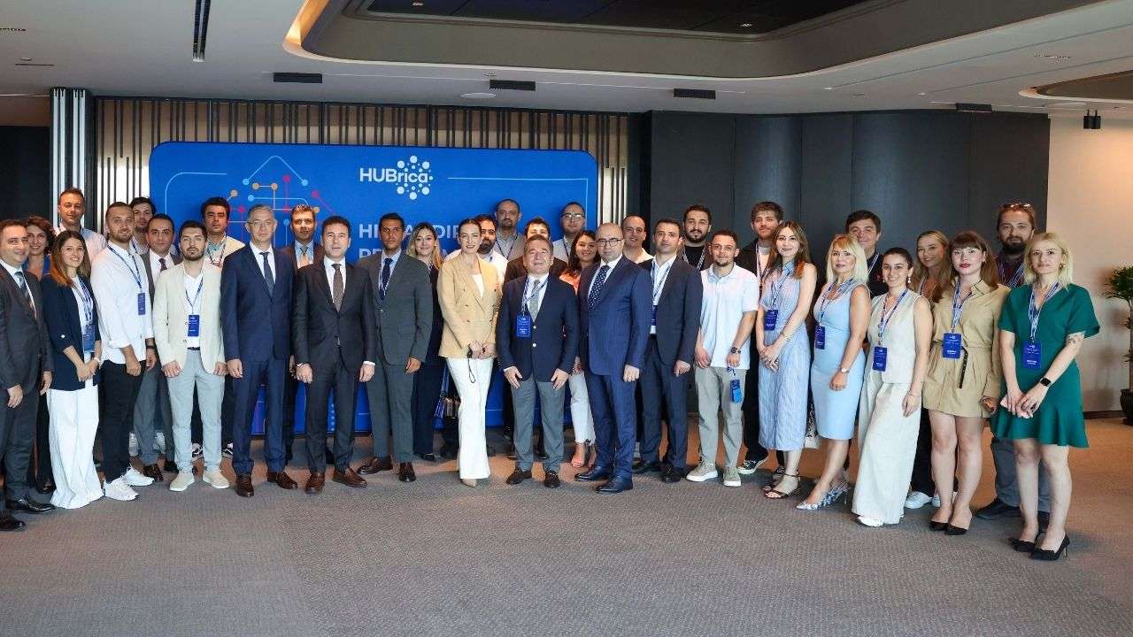 Halkbank İTÜ ARI Teknokent ile HUBrica Hızlandırma Programı'nı başlattı