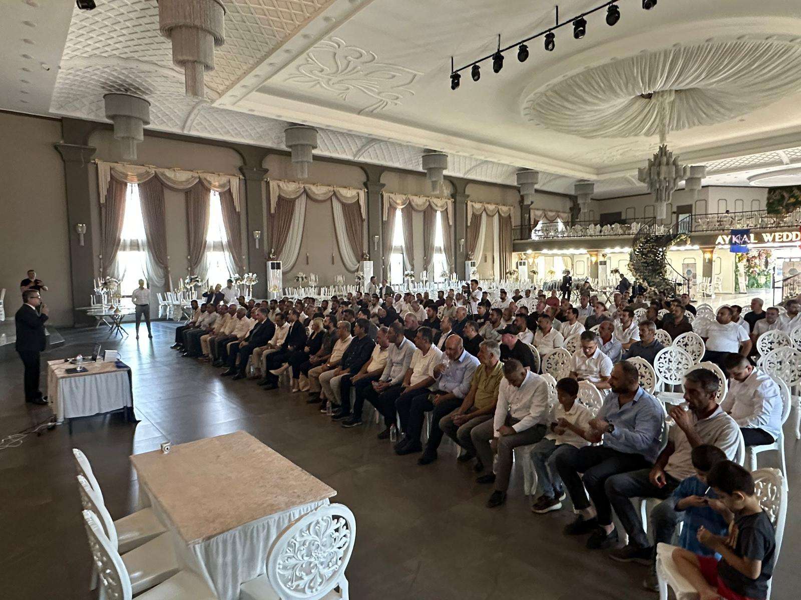 İş Bankası’nın düzenlediği çiftçi buluşmaları bu yıl DCT Trading iş birliği ile düzenlendi 