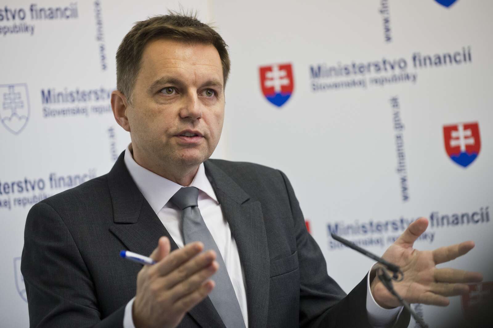 ECB/Kazimir: Enflasyon hedefinden küçük sapmalara tepki verilmemeli
