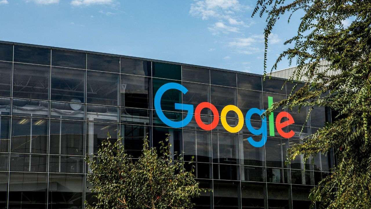 Google İngiltere'ye yaklaşık 7 milyar dolarlık yatırım yapacak