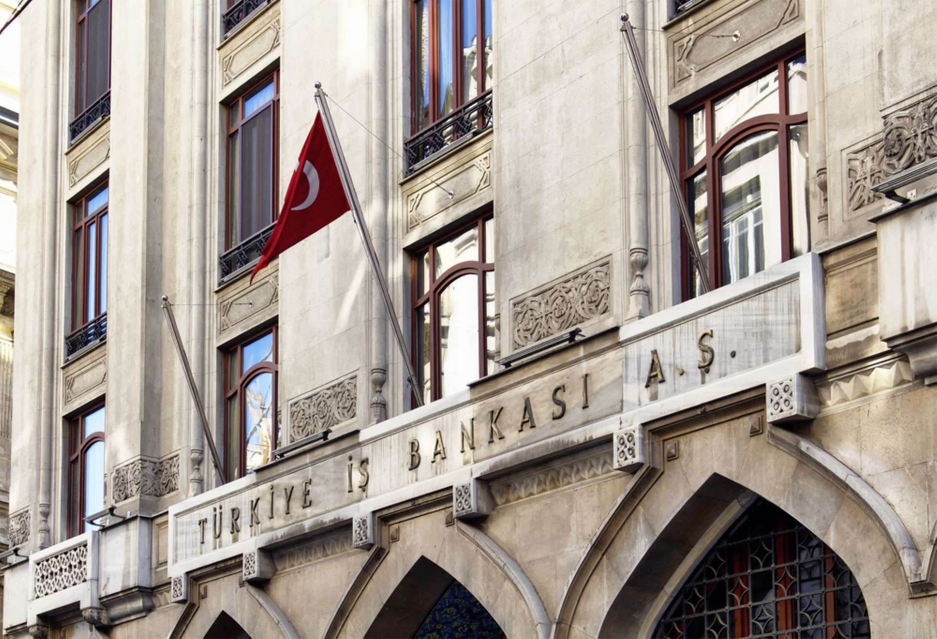 İş Bankası: Bankamızın itibarına ve şöhretine zarar veren tüm yayın ve haberlerin yakın takipçisiyiz