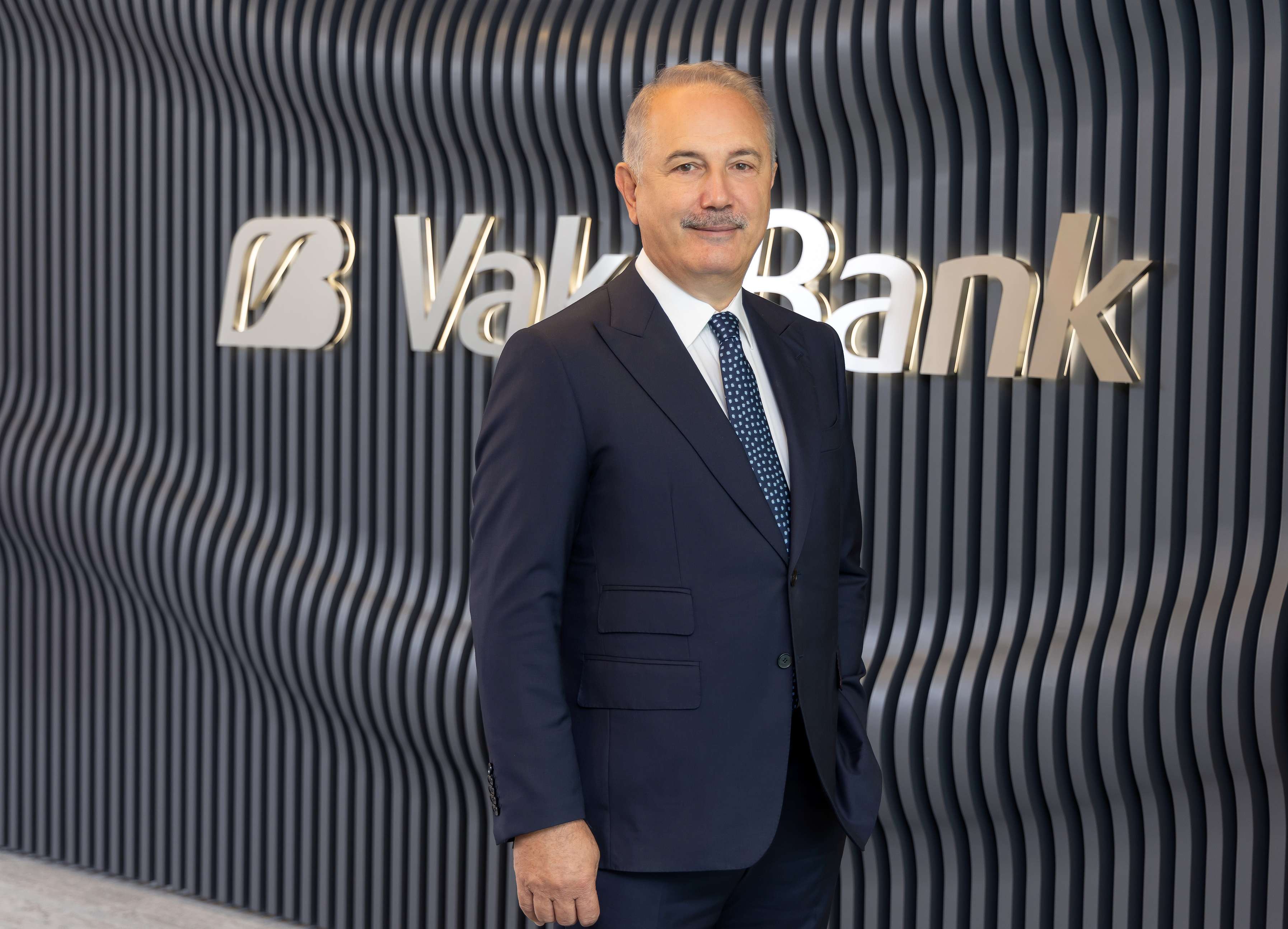 VakıfBank 1 milyar dolarlık DPR seküritizasyon işlemine imza attı 