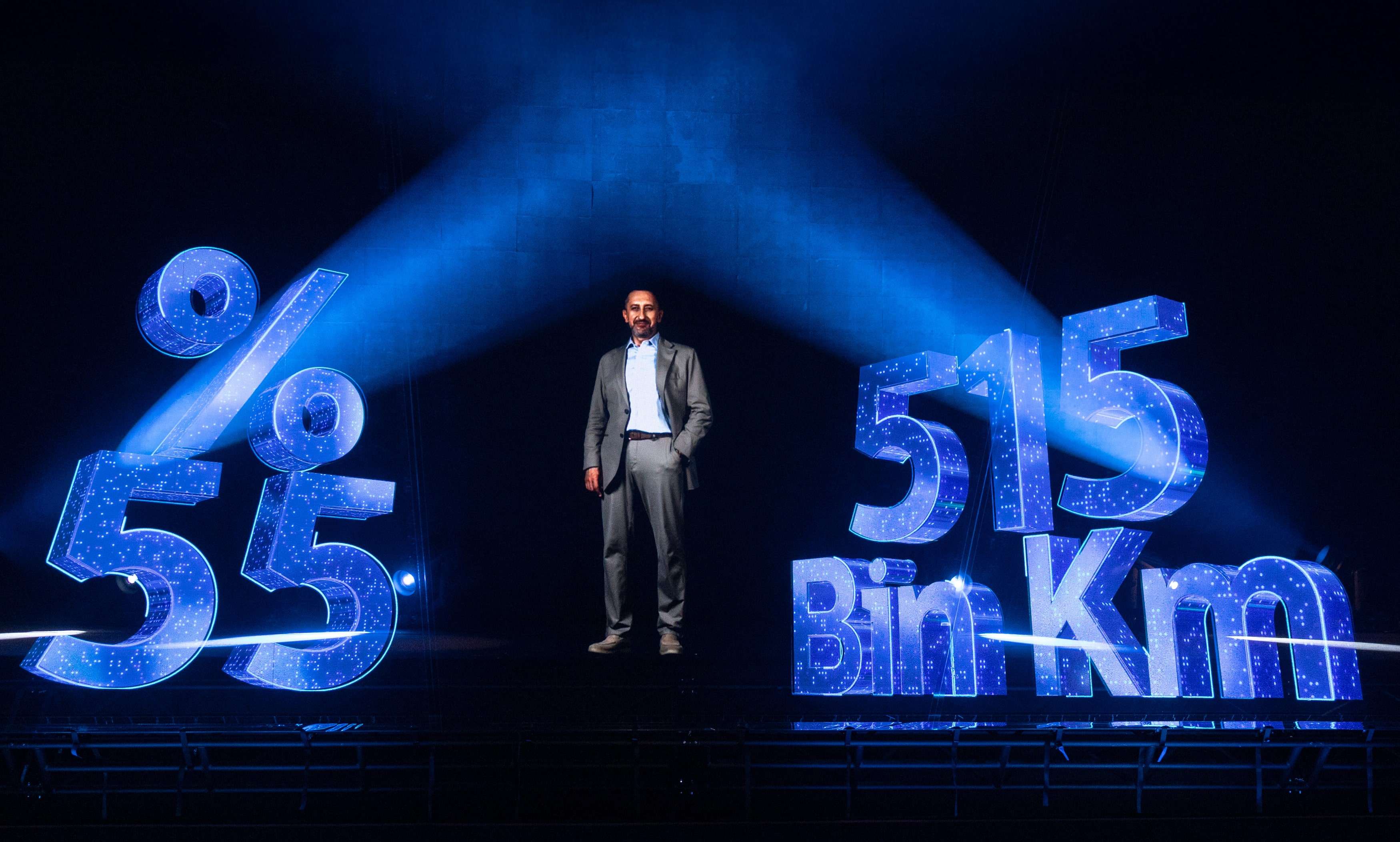 Türk Telekom, 5G hologram ile canlı basın toplantısı düzenledi