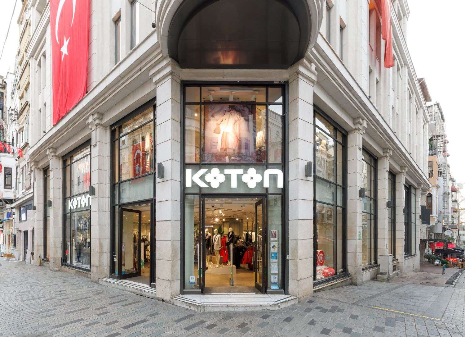 Koton’un Yeni Konsept Mağazası Capitol AVM’de açıldı