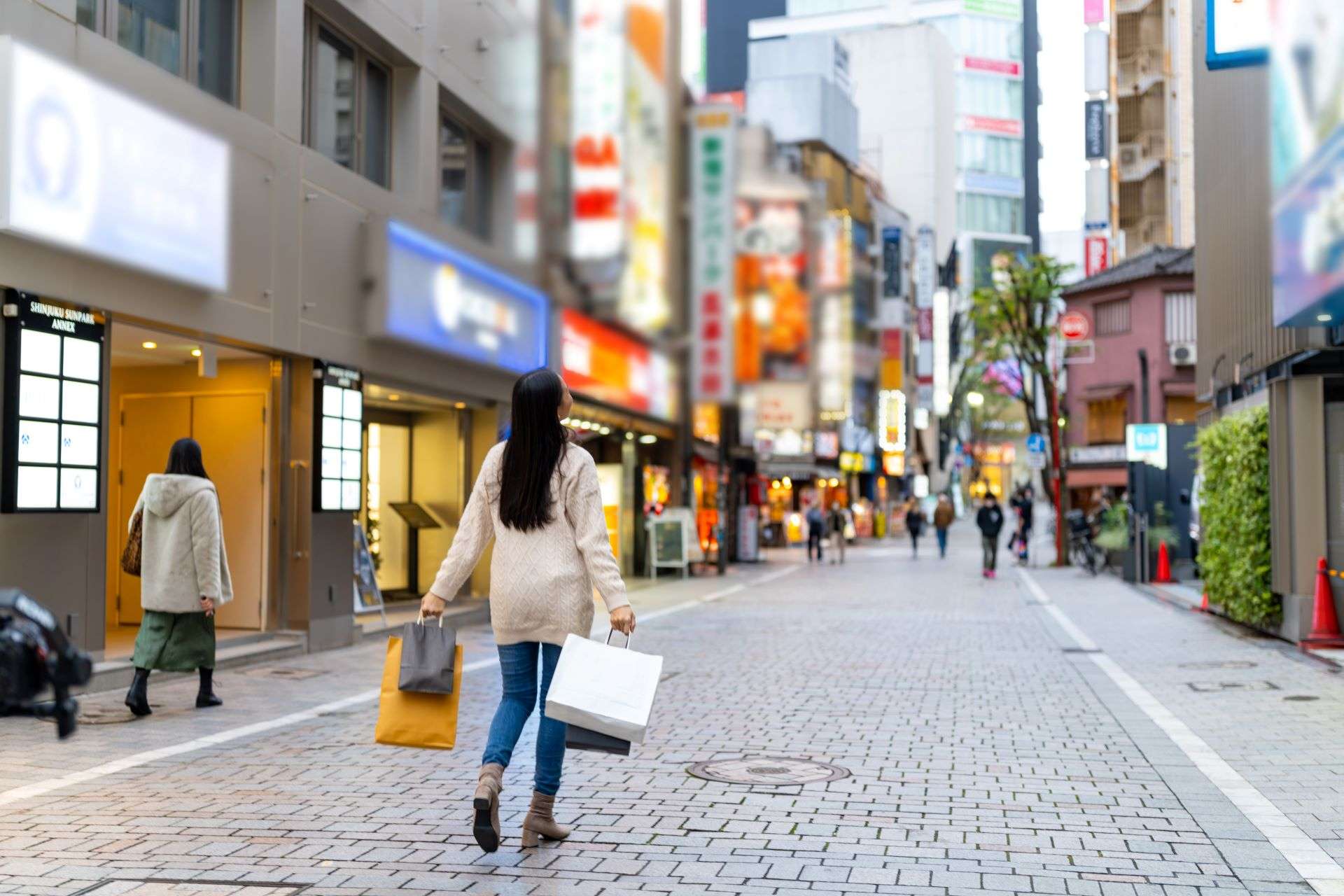 Japonya’da hanehalkı harcamaları beklentilerin aksine artış gösterdi
