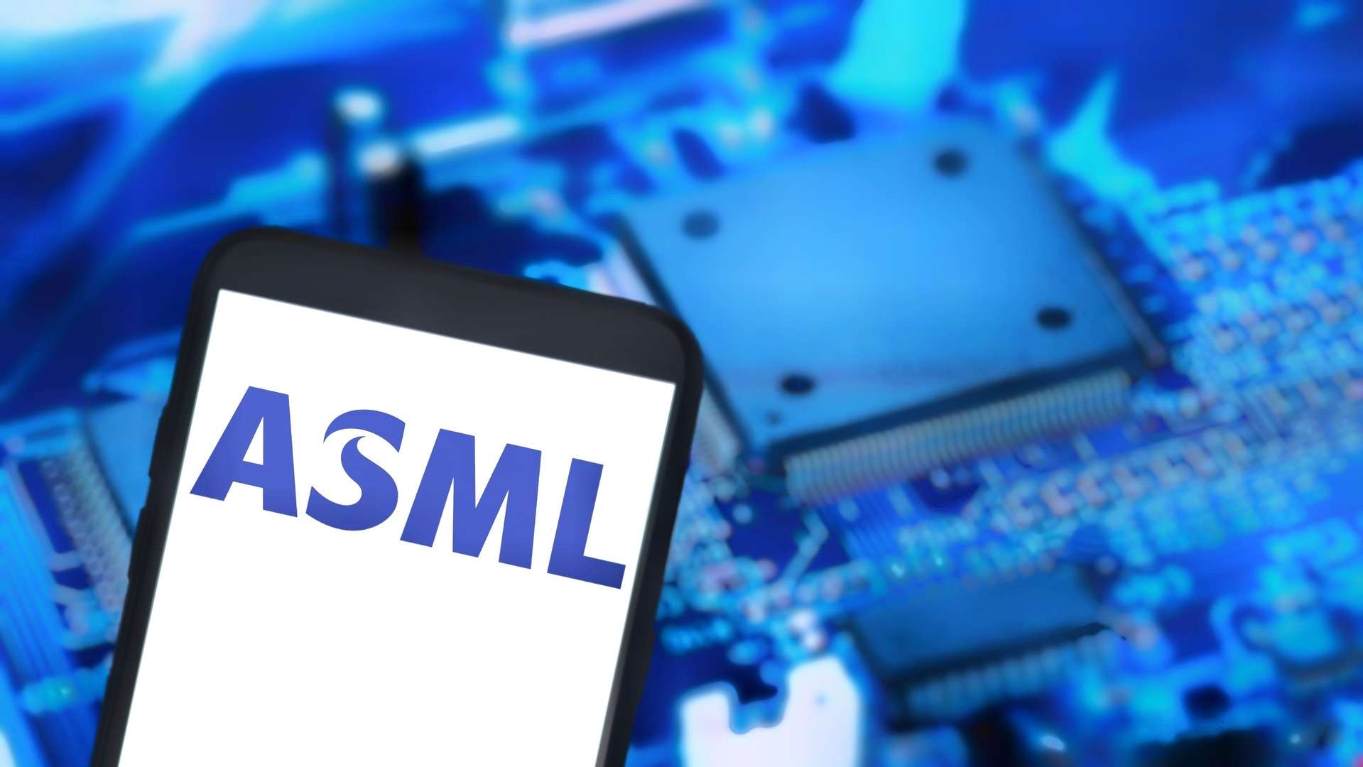 ASML dördüncü çeyrekte sipariş ve satış beklentilerini aştı