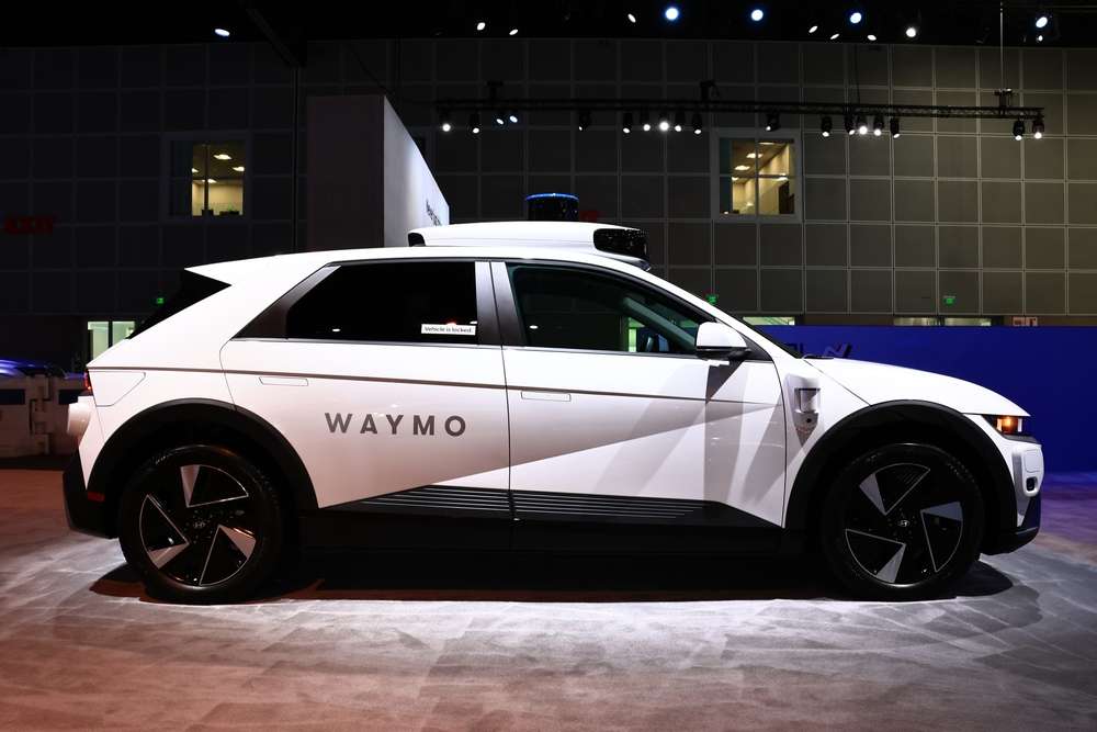 Otonom sürüş şirketi Waymo 126 milyar dolar değerleme ile 16 milyar dolar toplandı
