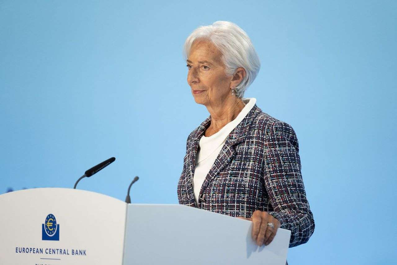 ECB/Lagarde: Daha güçlü bir euro, enflasyonu mevcut beklentilerin ötesinde düşürebilir