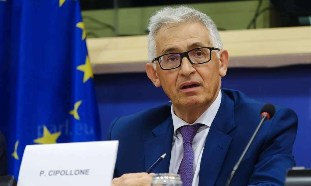 ECB, güçlü euronun enflasyona etkisini Mart ayında değerlendirecek