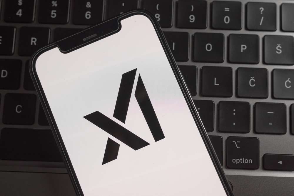 xAI'nin kurucu ortakları Tony Wu ve Jimmy Ba istifa etti