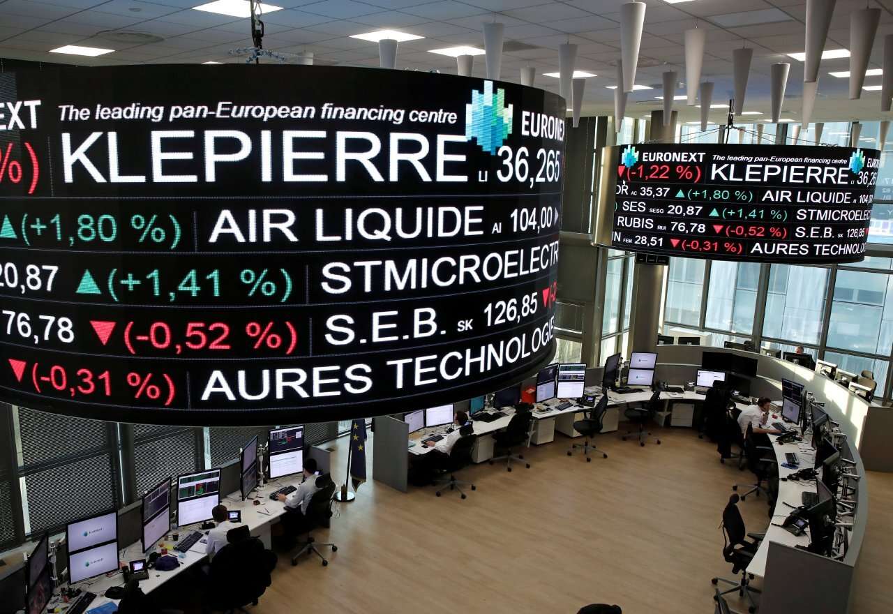 Veri öncesi Avrupa borsaları karışık seyir izlerler, ABD vadeli endeksleri artıda