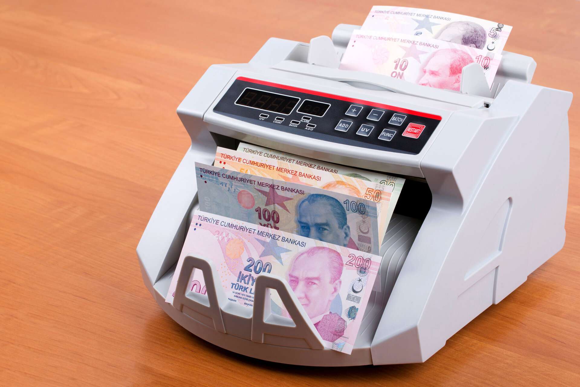 Bütçe açığı yüzde 54, faiz dışı fazla %918 arttı