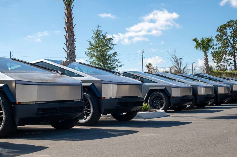 Tesla, en pahalı Cybertruck modeli Cyberbeast'in fiyatını düşürdü