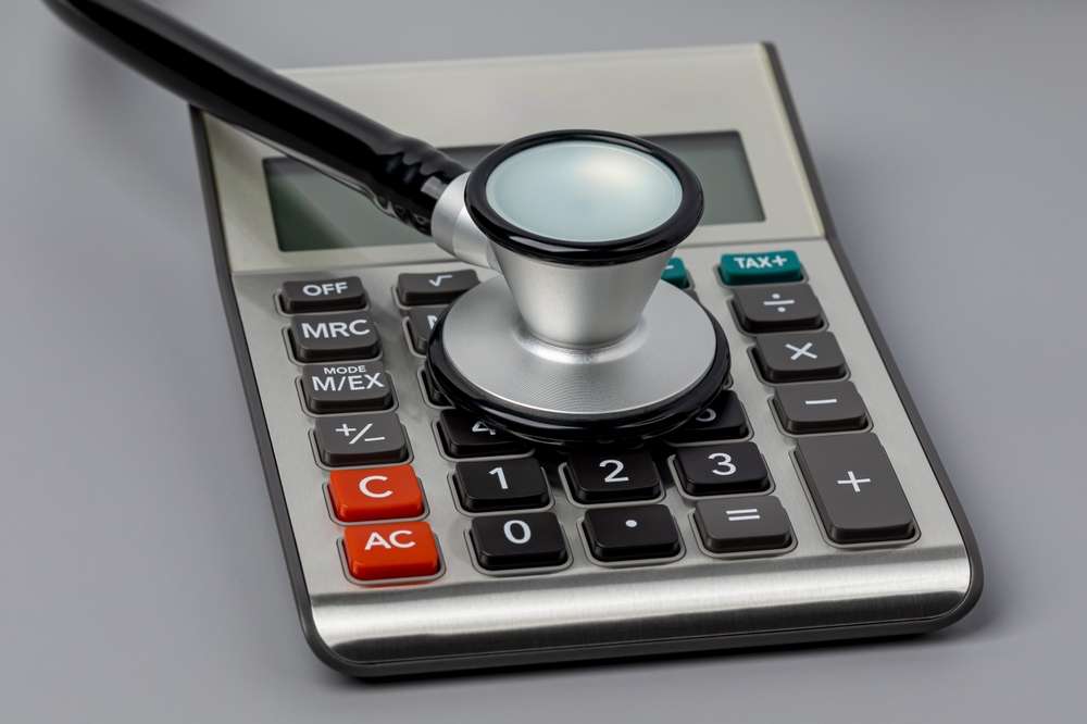 Sağlık harcamaları hanelere yük getiriyor