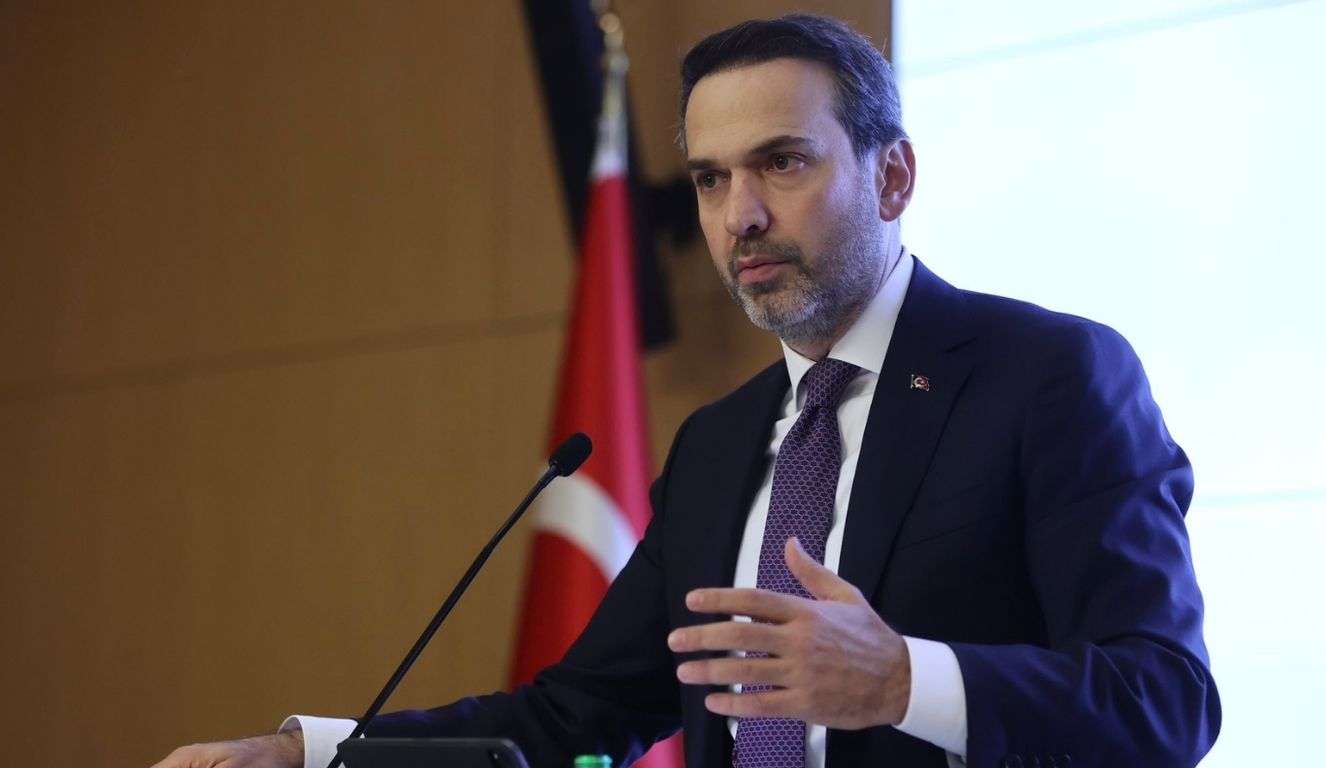 Bakan Bayraktar, Kanada’da iki ayrı eyaletin enerji bakanlarıyla bir araya geldi