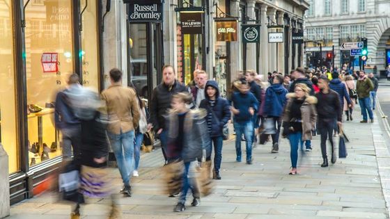 İngiltere'de tüketici harcamalarında artış yavaşladı