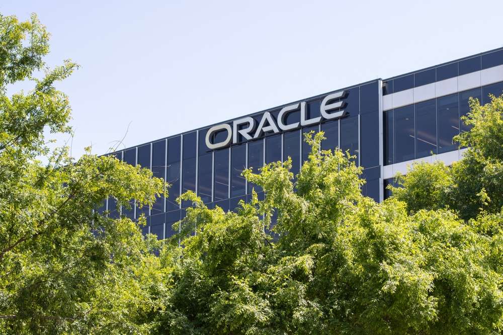 Oracle beklentileri aştı, 2027 gelir tahminini 90 milyar dolara yükseltti