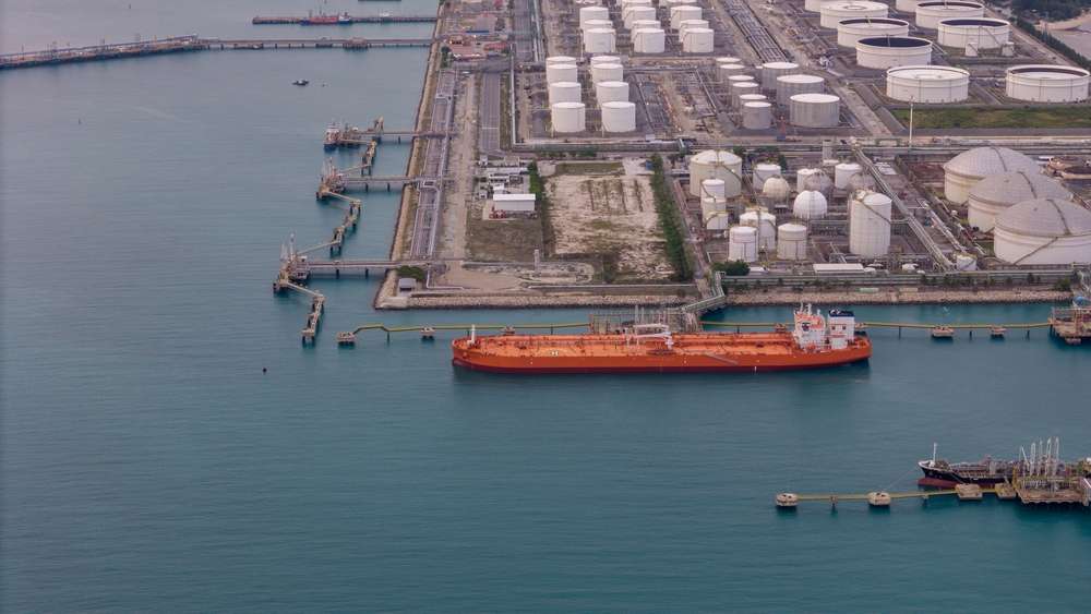 Umman, İHA saldırısı sonrası Mina El Fahal terminalindeki tüm gemileri tahliye etti