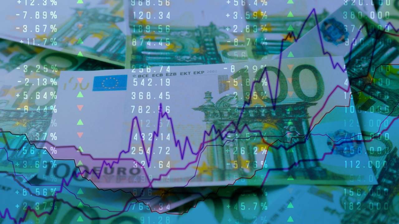 Euro Bölgesi’nde büyüme neredeyse durdu, PMI 10 ayın en düşüğünde